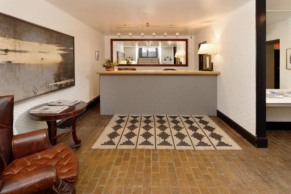 Independence Square 304, Stylish Hotel Room With Downtown Views & Great Location Aspen Kültér fotó