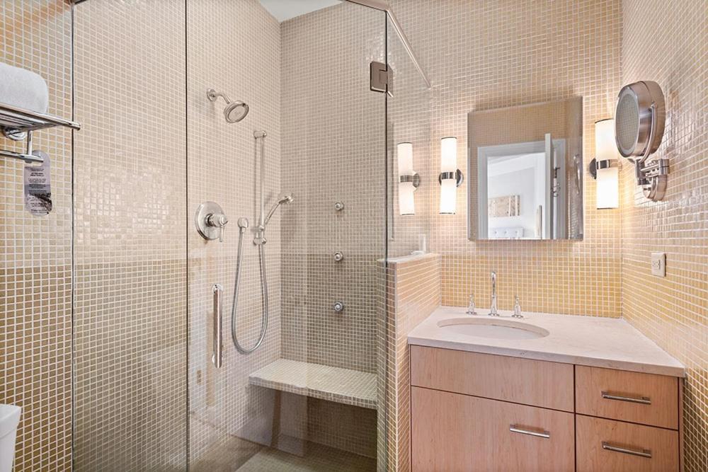 Independence Square 304, Stylish Hotel Room With Downtown Views & Great Location Aspen Kültér fotó